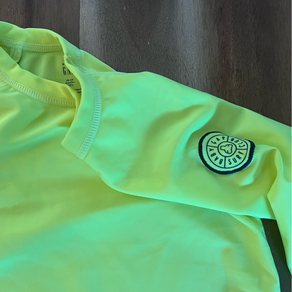TWO Gap Kids Rashguards - Picture 8 of 9